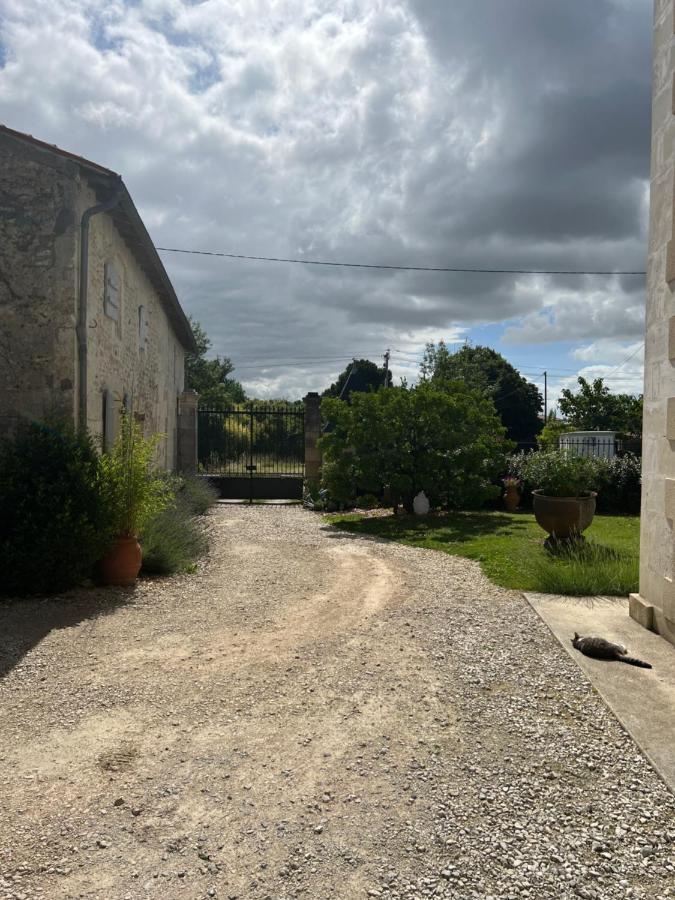 Chambres D'Hotes Dans Maison De Maitre Chaniers Exterior photo